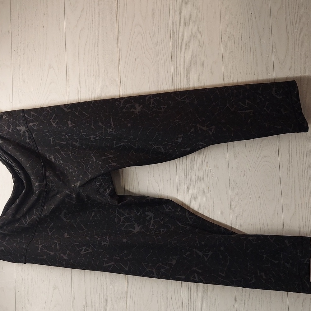 lululemon Black And Gray Patterned Crop Leggings Size 12